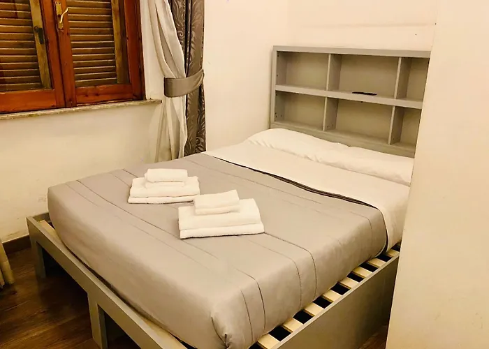 Laterani Dfm Affittacamere 4*