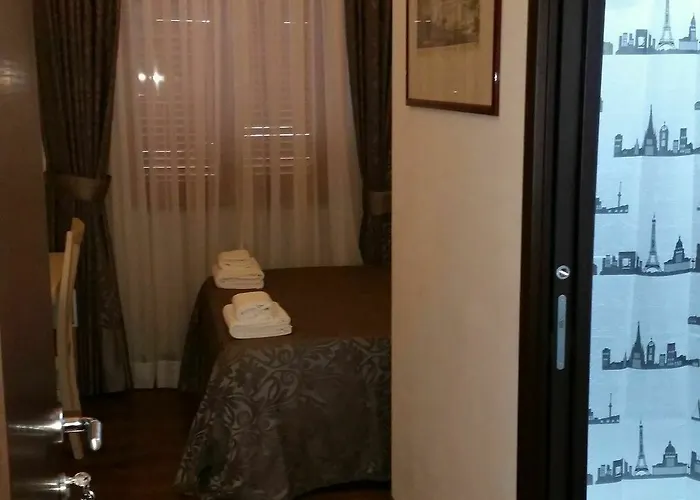 Laterani Dfm Affittacamere 4*